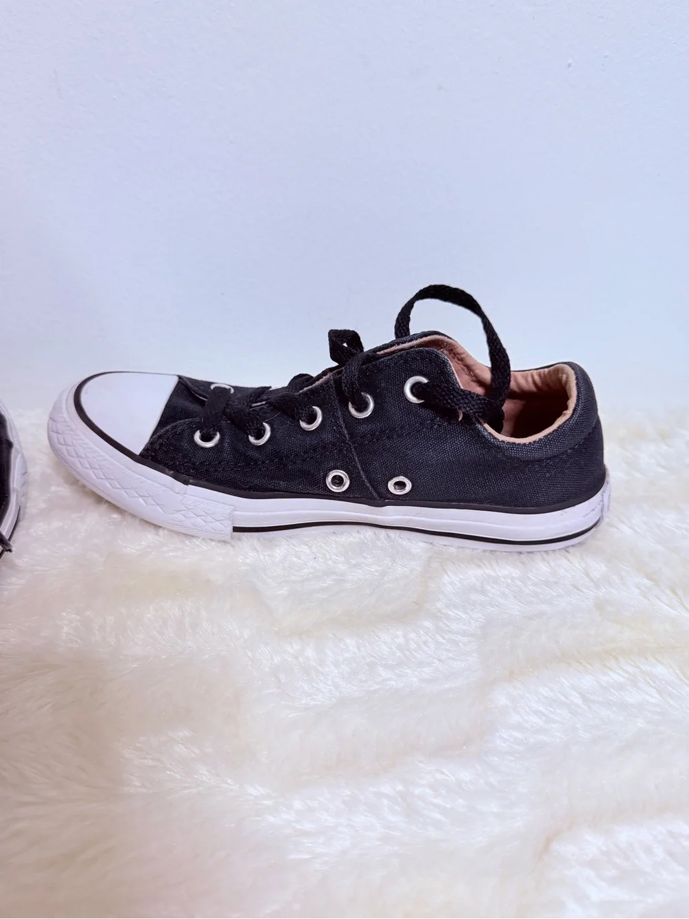Converse Girl's CTAS Madison OX Black/Rust Pink/White Sneakers - Size 1